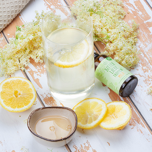 Limonade mit selbstgemachtem Holunder Sirup und BitterLiebe