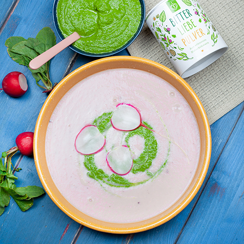 Radieschensuppe mit Radieschengrün Pesto und Bitterpulver